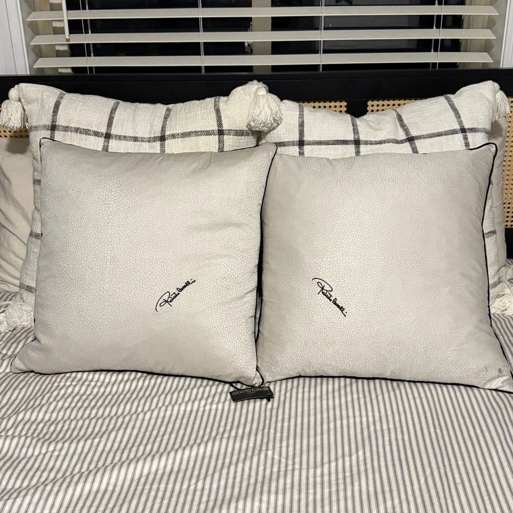 2-Roberto Cavalli Decorative Animal Print 20”x20” Throw Pillows Made in‎ Italy.